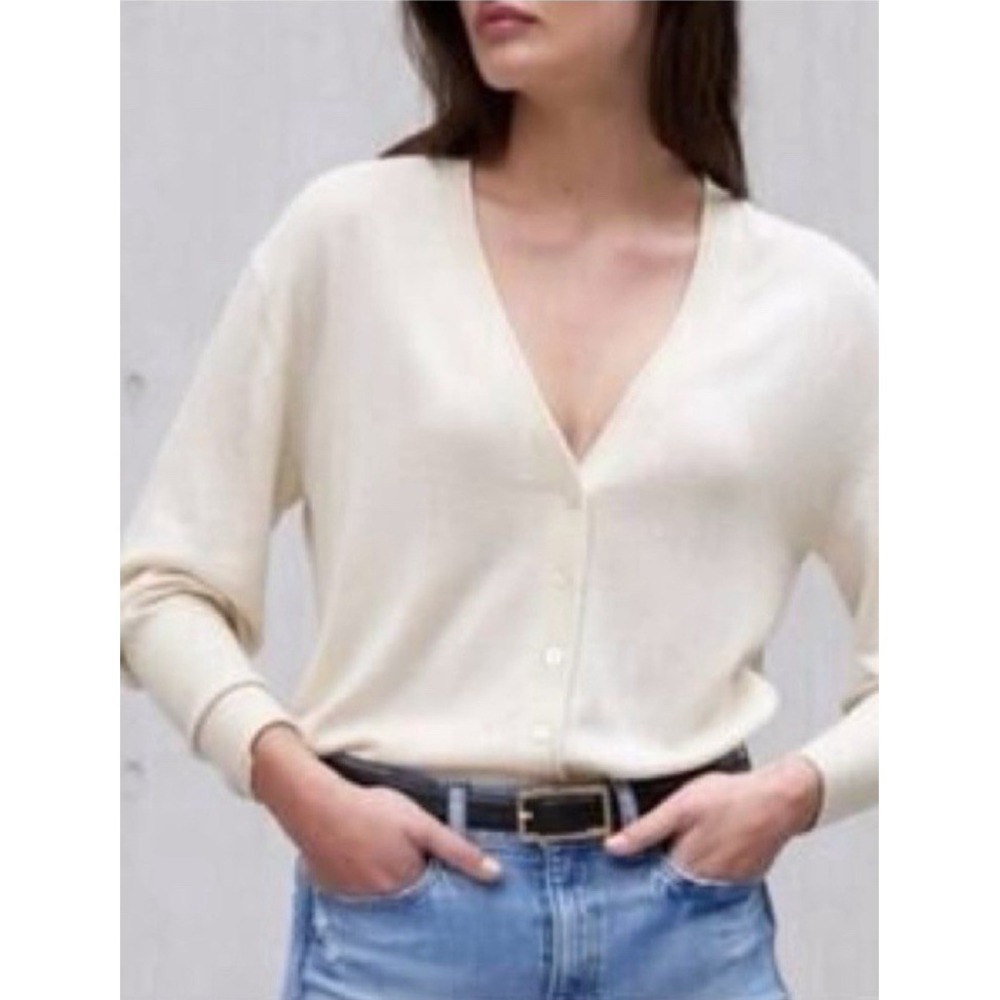 AYR The Airport Cardigan Sweater V-Neck Knit Minimalist Staple Ivory, Size Large